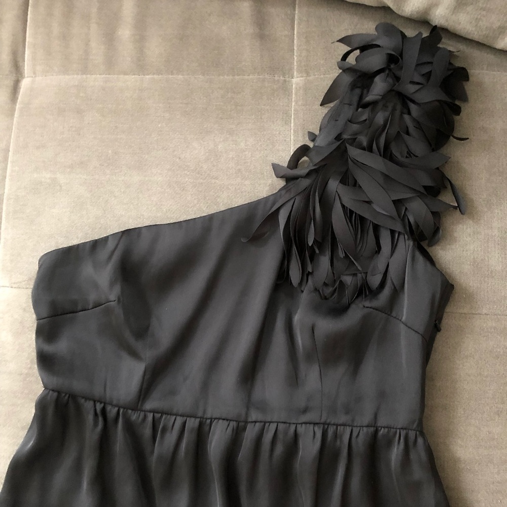 Francesca’s new Black One Shoulder dress size Sm